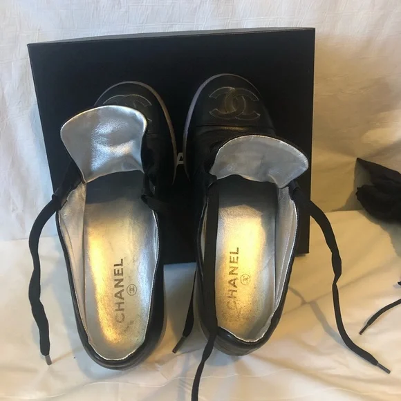 Chanel black leather sneakers # 94669 authentic in original box with dust bag - Picture 4 of 11